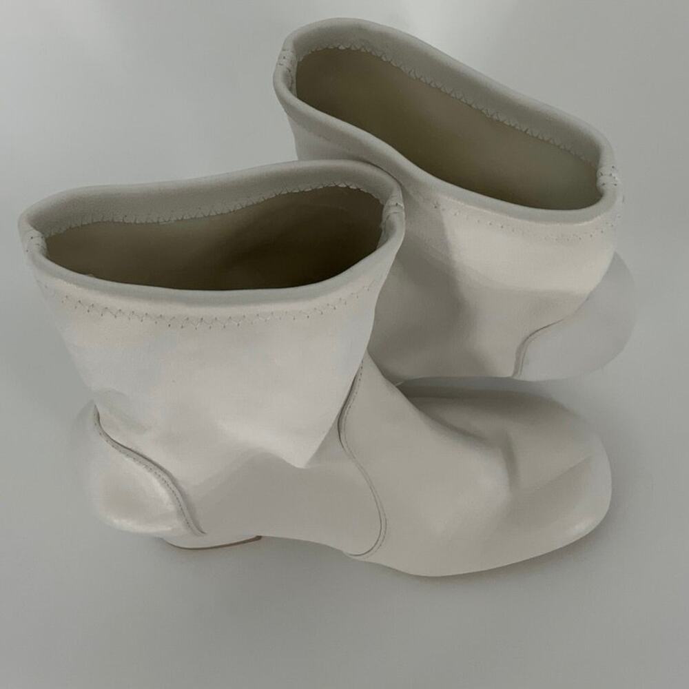 Stuart Weitzman Size 7b White Curveblock Leather … - image 5